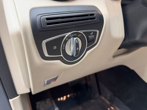 Used 2022 Mercedes-Benz GLC 300 4MATIC w/ Premium Package Lite image 52