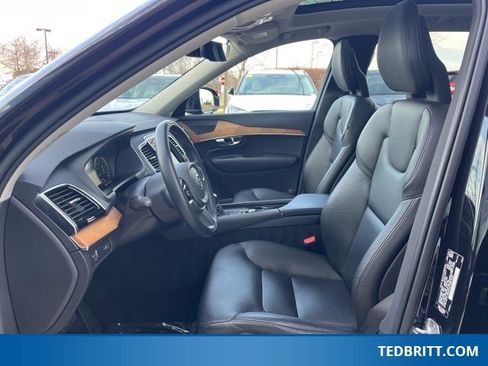 Used 2021 Volvo XC90 T6 Momentum w/ Advanced Package image 24