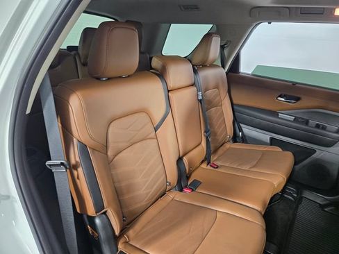Used 2024 Nissan Pathfinder Platinum w/ Cargo Package FWD image 18