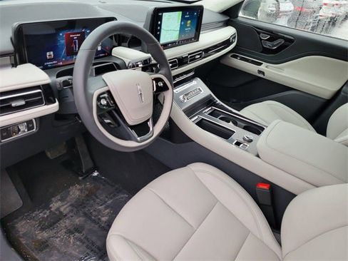 New 2026 Lincoln Aviator AWD image 16