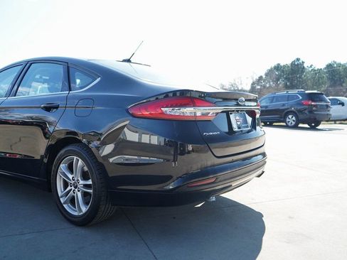 Used 2018 Ford Fusion SE w/ Fusion SE Technology Package image 31
