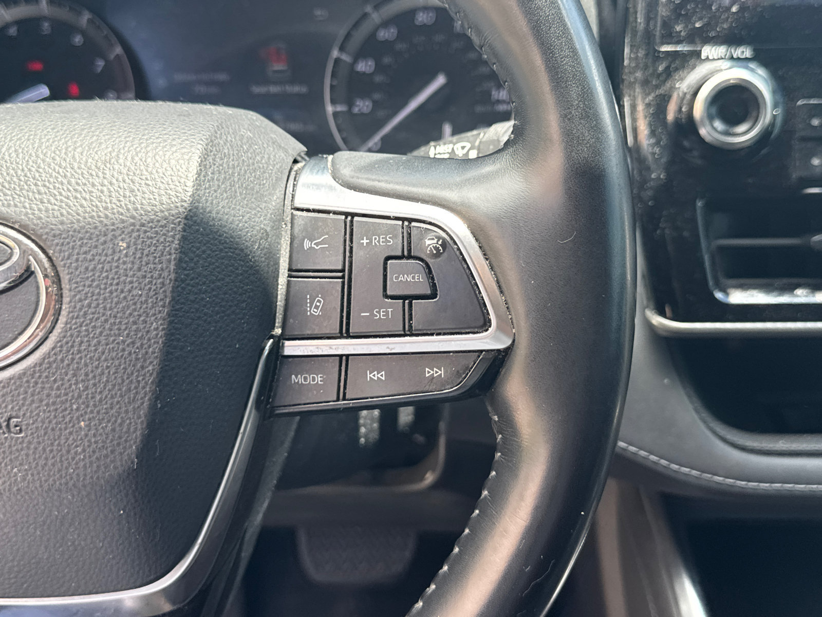 Used 2021 Toyota Highlander Platinum AWD/4WD image 27