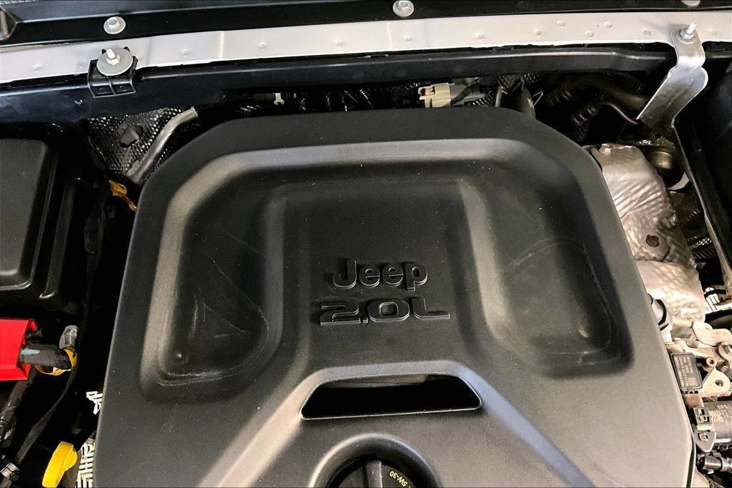 Used 2024 Jeep Wrangler Unlimited Sahara AWD/4WD image 31
