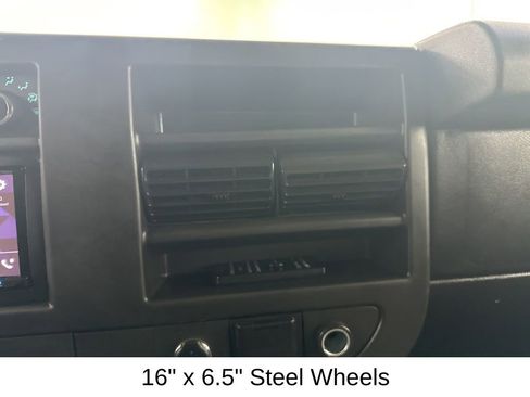 Used 2017 Chevrolet Express 2500 image 41