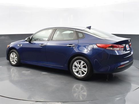 Used 2018 Kia Optima LX image 2