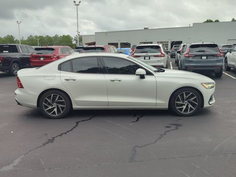 Used 2019 Volvo S60 T6 Momentum w/ Premium Package AWD/4WD image 4