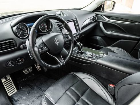 Used 2017 Maserati Levante S AWD/4WD image 2