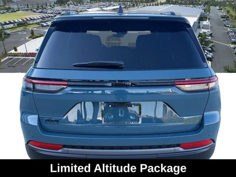 New 2026 Jeep Grand Cherokee Limited w/ Limited Altitude Package AWD/4WD image 5