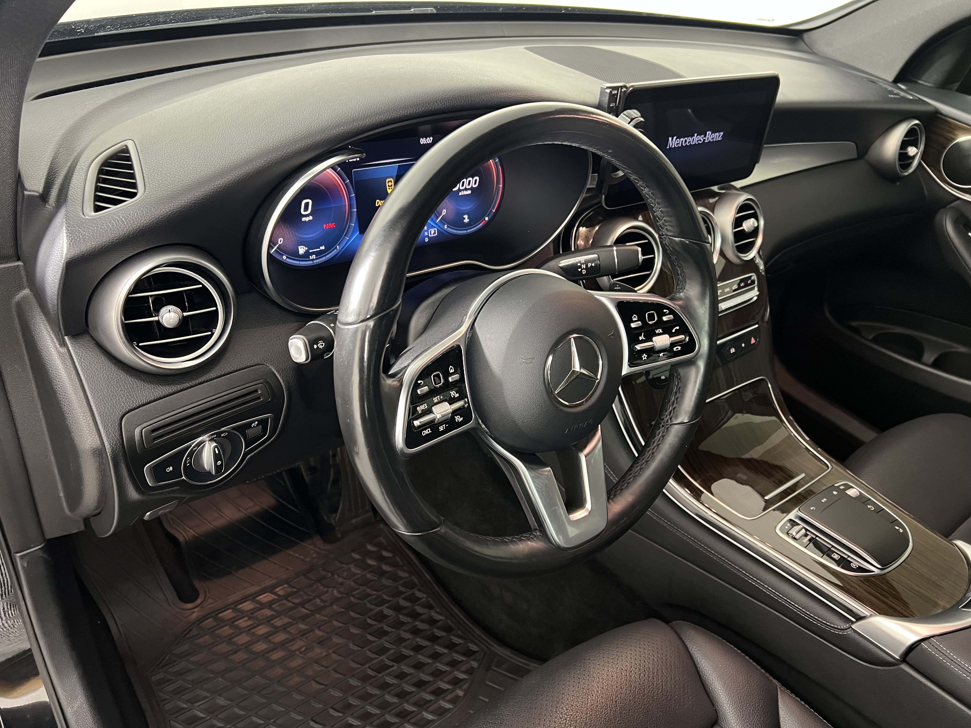 Used 2020 Mercedes-Benz GLC 300 4MATIC image 17