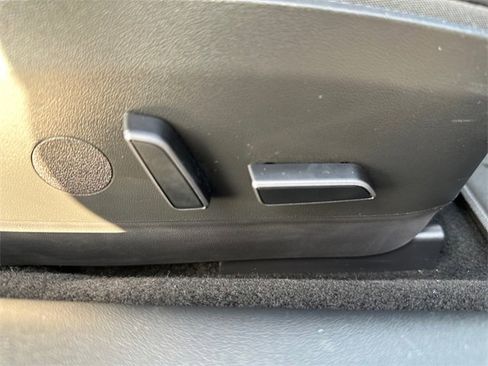 Used 2023 Tesla Model 3 Standard Range image 35