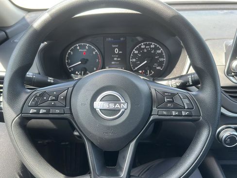 Used 2025 Nissan Altima 2.5 S FWD image 12