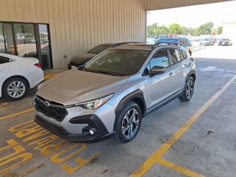 Used 2025 Subaru Crosstrek 2.5i Premium AWD/4WD image 4