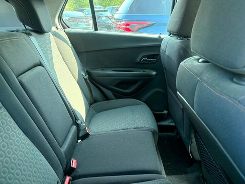 Used 2018 Chevrolet Trax LS AWD/4WD image 6