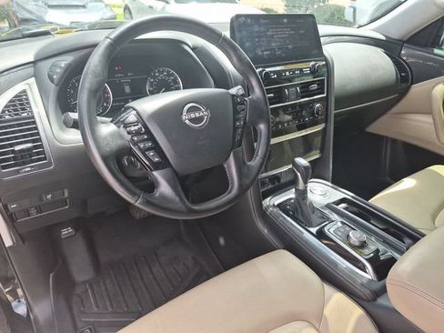 Used 2022 Nissan Armada SV w/ SV Appearance Package RWD image 10