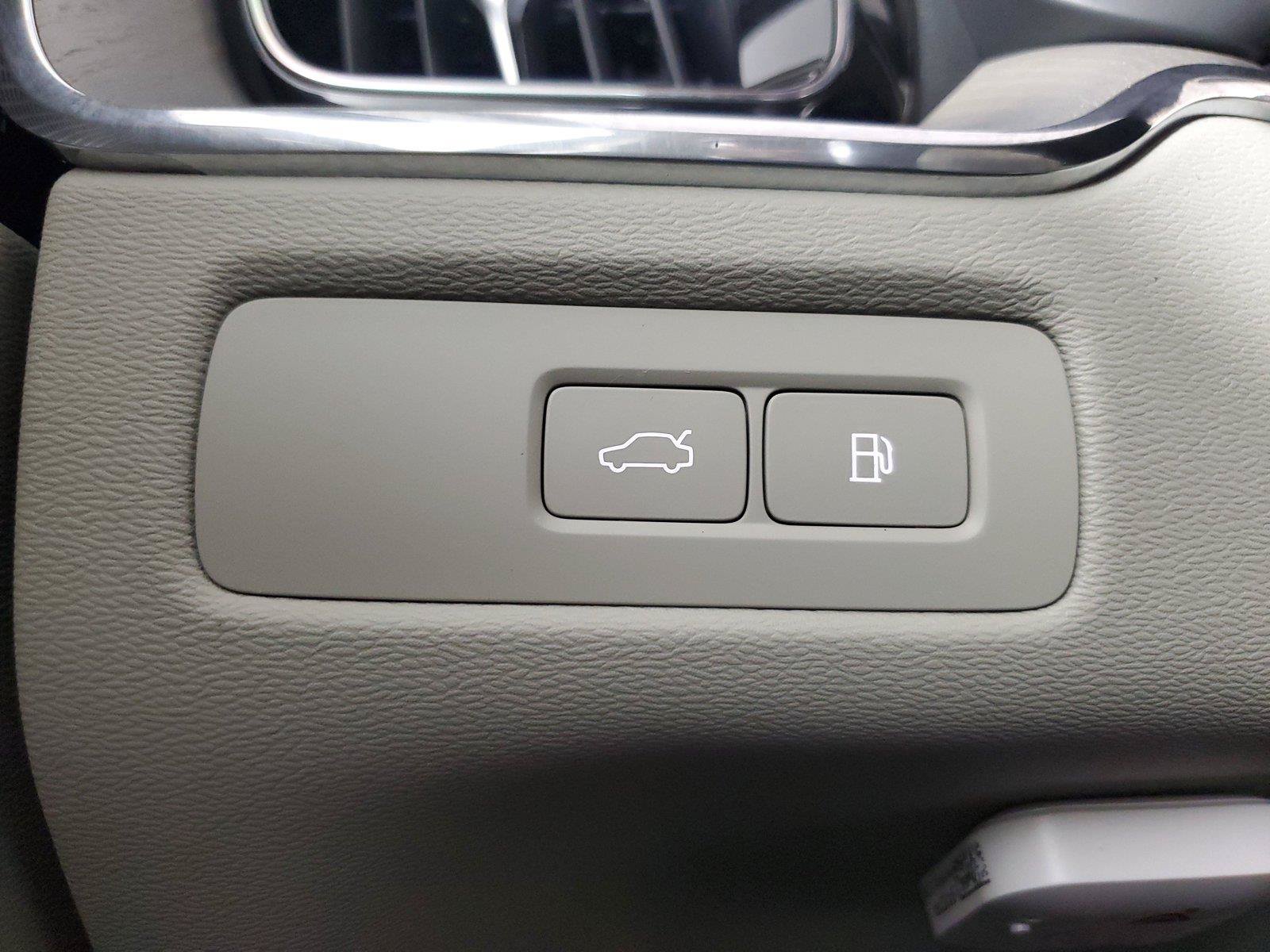 Used 2024 Volvo XC60 T8 Plus AWD/4WD image 35