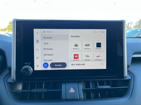 Used 2025 Toyota RAV4 XLE image 21