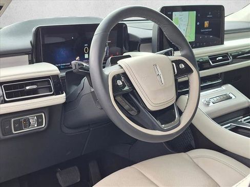 Used 2025 Lincoln Aviator Reserve w/ Illumination Package RWD image 10