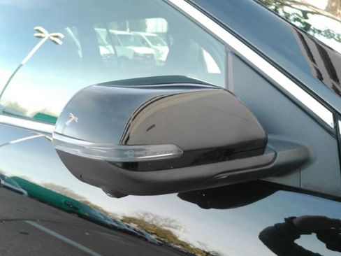 Used 2025 Buick Enclave Preferred image 22