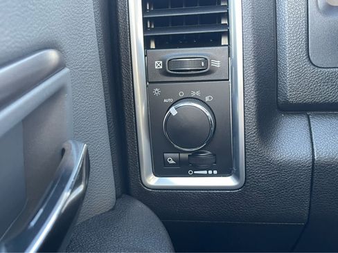 Used 2022 RAM 1500 Classic SLT image 20