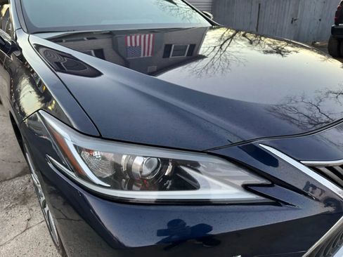 Used 2019 Lexus ES 300h w/ Premium Package image 5