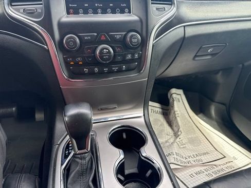 Used 2018 Jeep Grand Cherokee Limited AWD/4WD image 30