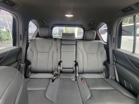 Used 2024 Lexus LX 600 LX 600 Premium 4WD image 17