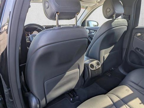 Used 2021 Mercedes-Benz GLC 300 4MATIC image 24