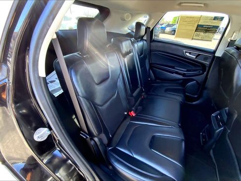 Used 2022 Ford Edge Titanium image 18
