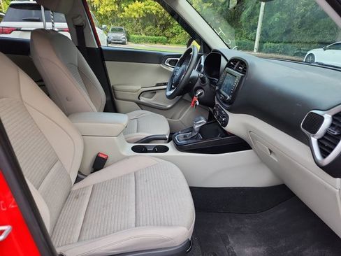 Used 2020 Kia Soul S image 8