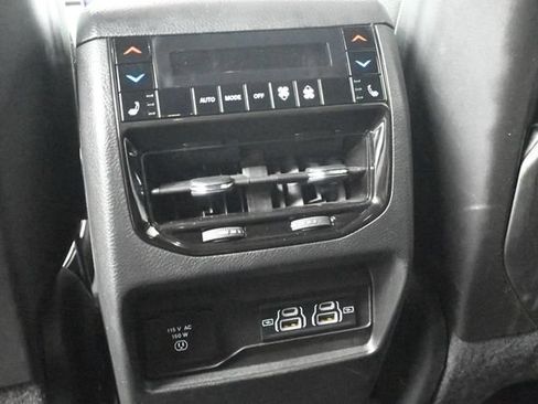Used 2023 Jeep Grand Cherokee Overland w/ Luxury Tech Group IV AWD/4WD image 29