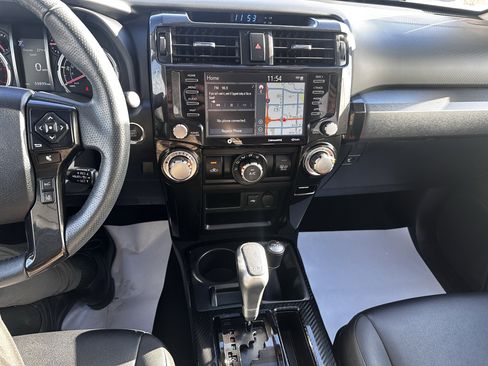 Used 2020 Toyota 4Runner TRD Off-Road Premium image 10