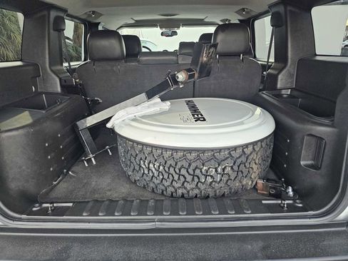 Used 2005 HUMMER H2 w/ Preferred Equipment Group image 11