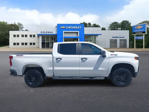 Used 2019 Chevrolet Silverado 1500 Custom Trail Boss w/ Custom Convenience Package image 3