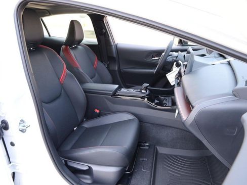 New 2026 Toyota Prius Plug-In Hybrid FWD image 30