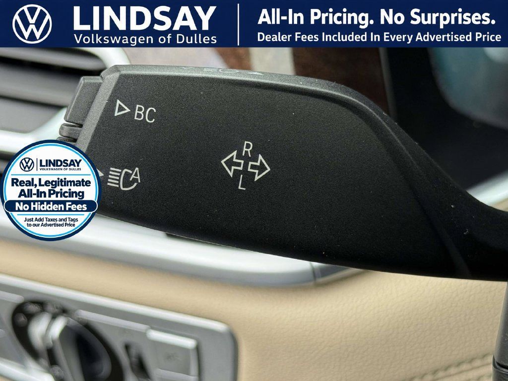 Used 2020 BMW 740i w/ Premium Package RWD image 23