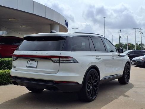 Certified 2025 Lincoln Aviator Reserve w/ Illumination Package RWD image 2