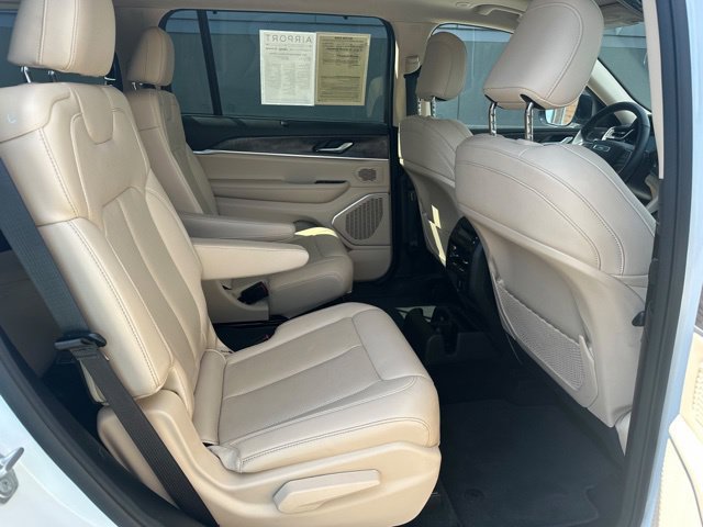Used 2022 Jeep Grand Cherokee L Limited w/ Luxury Tech Group II AWD/4WD image 10