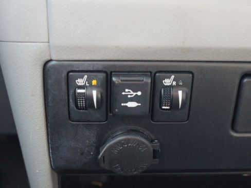 Used 2019 Toyota Sienna XLE FWD image 8
