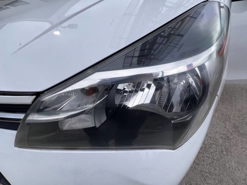 Used 2017 Toyota Yaris L image 19