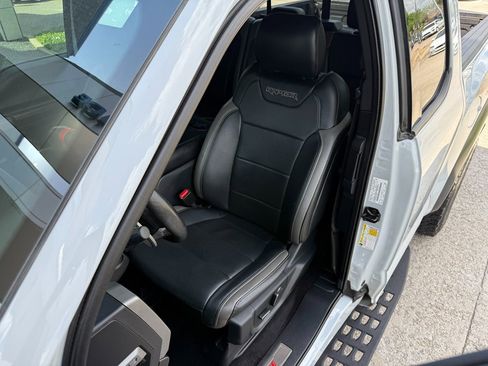 Used 2017 Ford F150 Raptor w/ Equipment Group 802A Luxury image 31