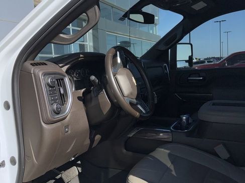 Used 2022 Chevrolet Silverado 2500 LTZ w/ LTZ Plus Package image 5