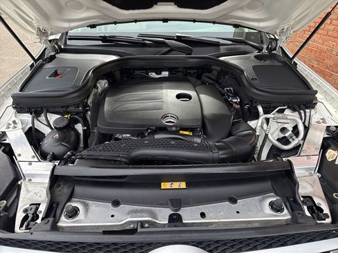 Used 2021 Mercedes-Benz GLC 300 4MATIC image 38