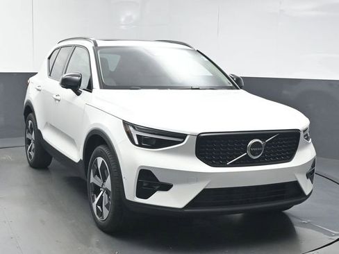 New 2026 Volvo XC40 B5 Plus w/ Protection Package Premier image 2