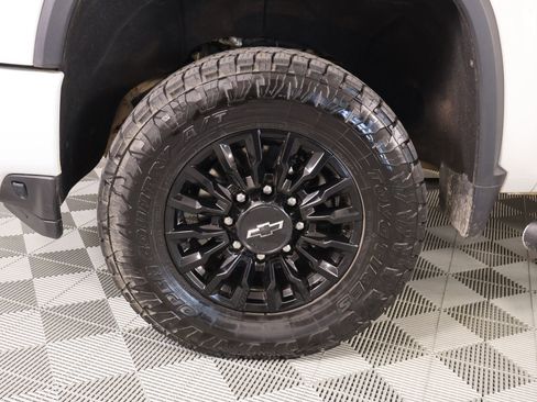 Used 2022 Chevrolet Silverado 3500 LTZ w/ LTZ Plus Package AWD/4WD image 19