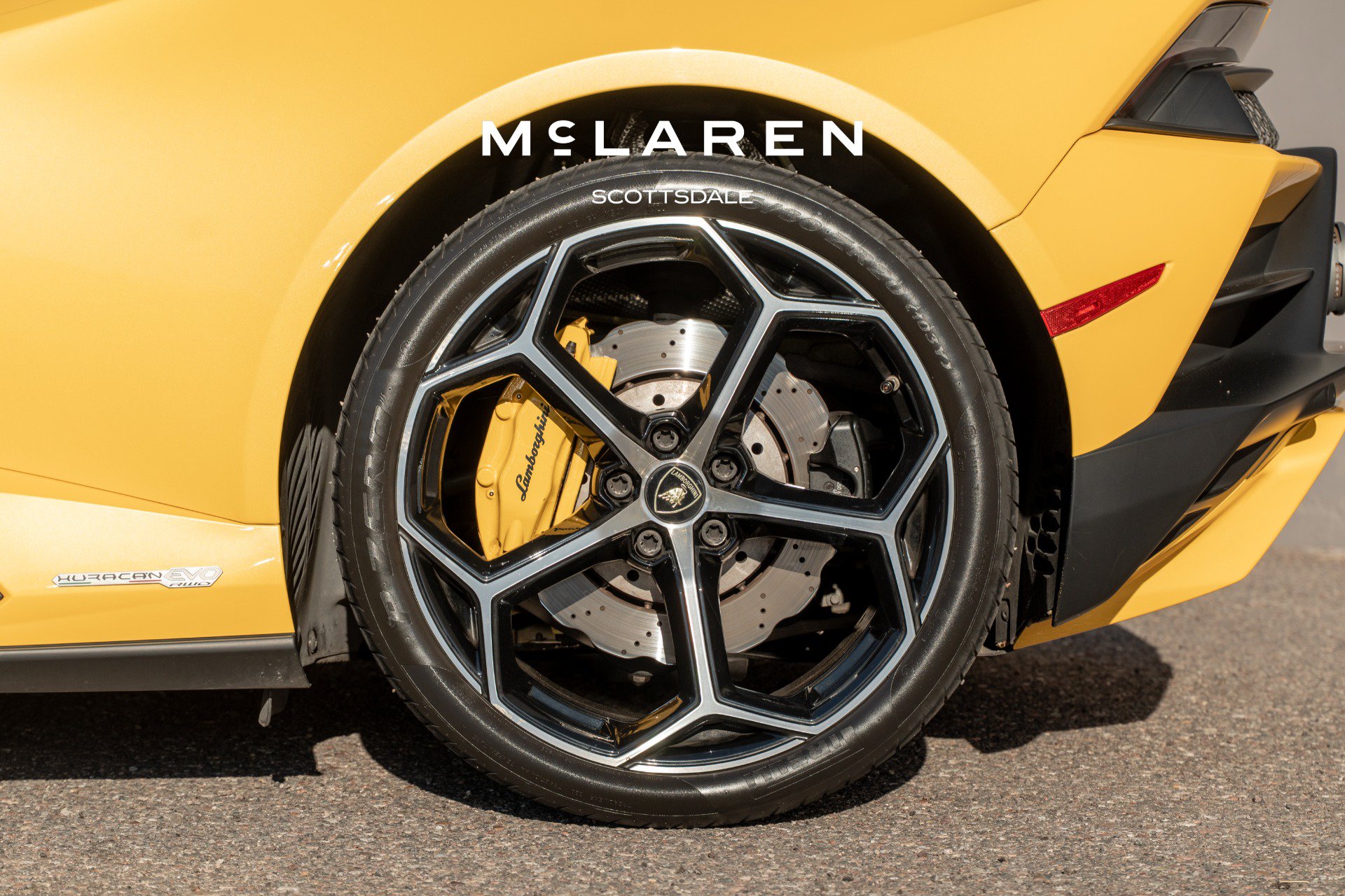 Used 2021 Lamborghini Huracan EVO RWD image 32