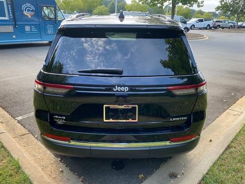 Used 2024 Jeep Grand Cherokee Limited AWD/4WD image 32