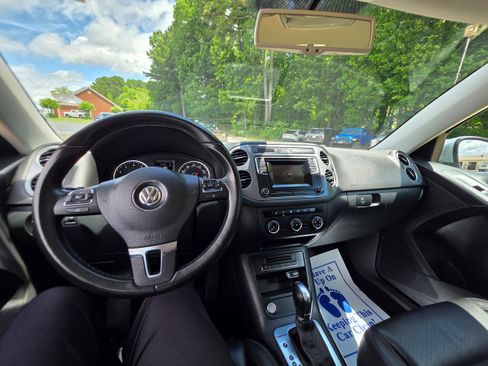 Used 2016 Volkswagen Tiguan S AWD/4WD image 14