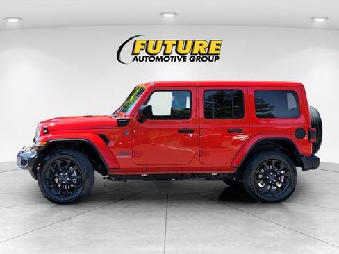 Used 2025 Jeep Wrangler Unlimited Sahara w/ Safety Group AWD/4WD image 8
