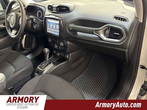 Used 2023 Jeep Renegade Latitude image 37