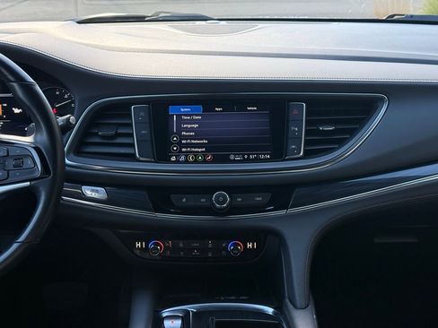 Used 2024 Buick Enclave Premium image 14